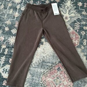 Lululemon size 6 Softstreme HR Straight-Leg Cropped 24” pants. Color is espresso